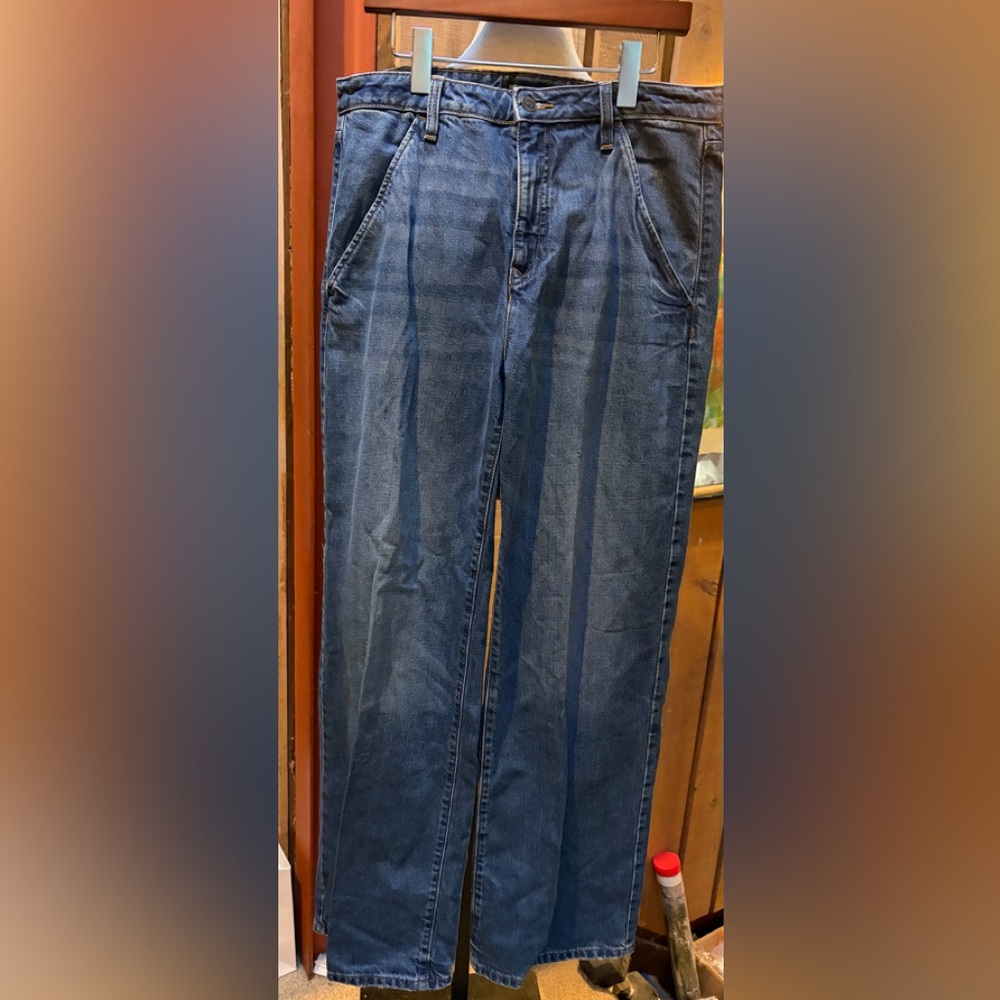 NWT!
Fabulous Banana Republic high rise wide leg jeans!